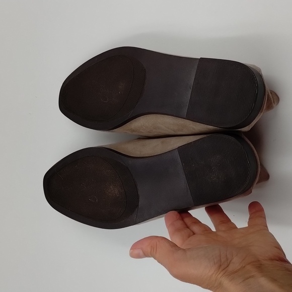 Vintage Havana mules slip on 7 faux suede gold accent loafer flats beige - Picture 6 of 9